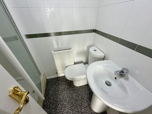 En Suite- click for photo gallery